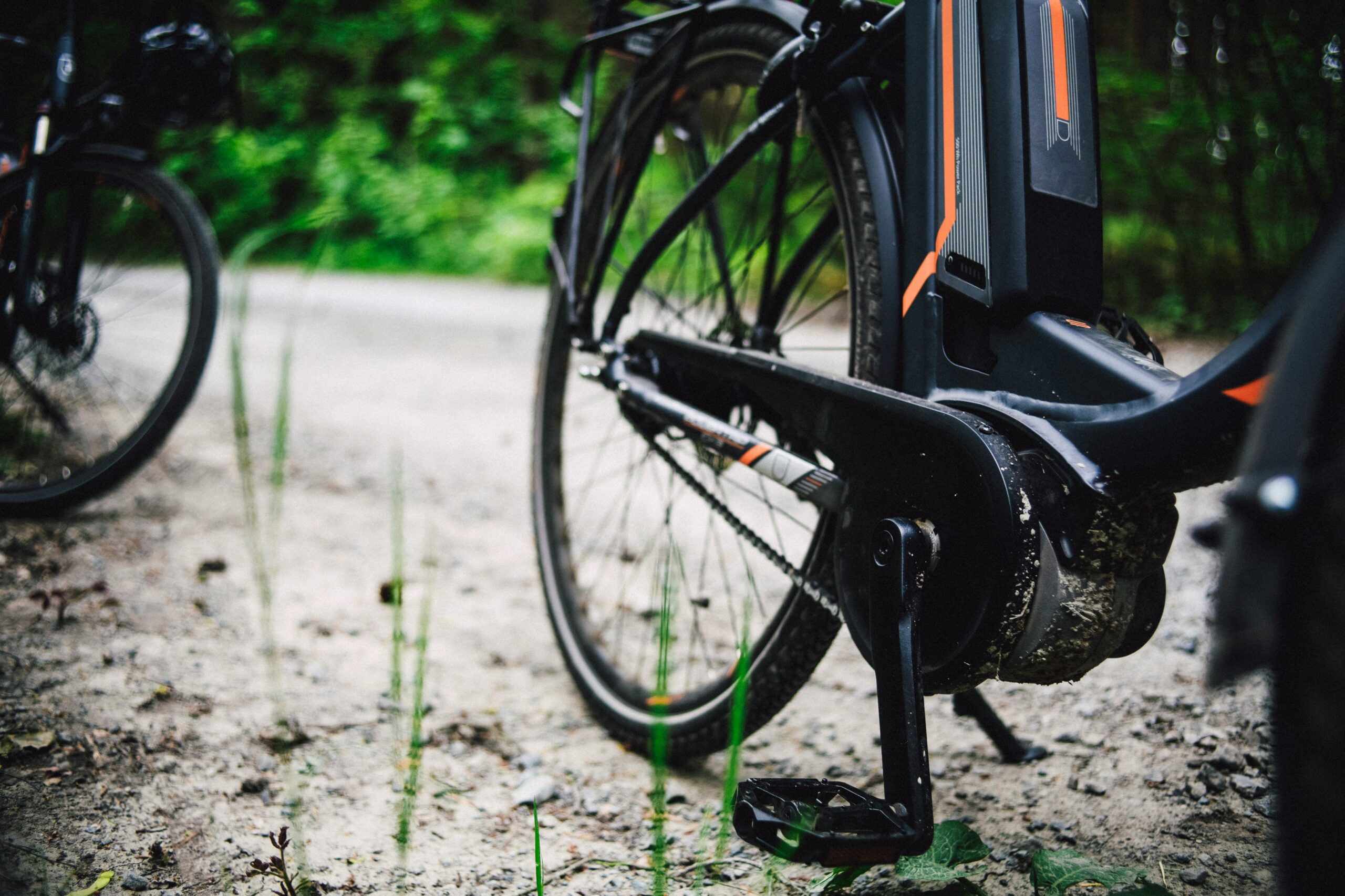 Hinterrad und Akku eines E-Bikes