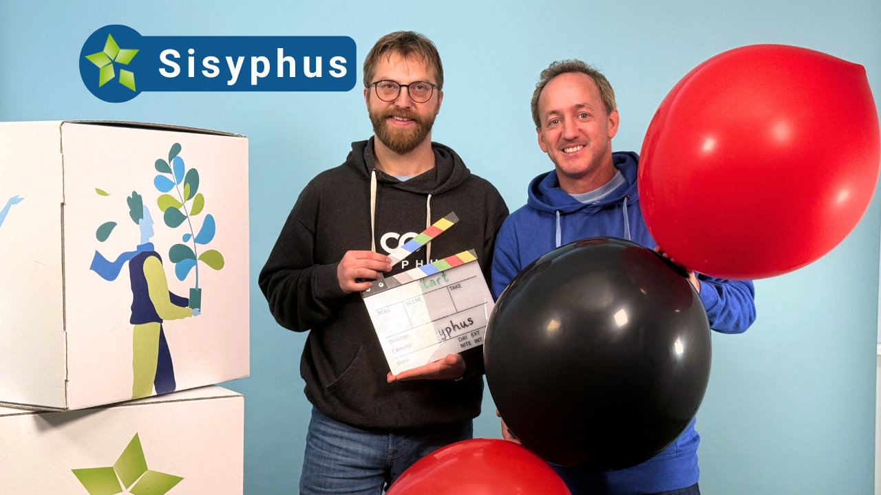 <h3>Sisyphus - Recycling Carbon Forever</h3>
<p>Sisyphus ermöglicht die effiziente Nutzung von CO₂-Emissionen: Durch ein innovatives Verfahren wird Kohlendioxid in erneuerbares Synthesegas (Syngas) umgewandelt – ein zentraler Rohstoff für die Herstellung von E-Fuels, insbesondere für die Luftfahrt sowie für chemische Produkte. Das Besondere an Sisyphus: Der eingesetzte Katalysator arbeitet bei deutlich niedrigeren Temperaturen als herkömmliche Materialien. So werden Energieverbrauch und Betriebskosten erheblich gesenkt – wirtschaftlich und ressourcenschonend. Das steirische Start-up setzt auf ein Lizenzierungsmodell, das auch Anlagenengineering und die Lieferung des Katalysators umfasst. Zusätzlich bietet Sisyphus Pilottests an, um die Technologie potenziellen Kunden zu demonstrieren. – <a href="https://greenstart.at/projekt/sisyphus/" target="_blank">Zur Detailseite</a></p>
<div class="voting"><a href="https://youtu.be/5uoRitEVXa8 " class="voting-video" data-fancybox>Video</a><span class="voting-text">Wählen</span></div>